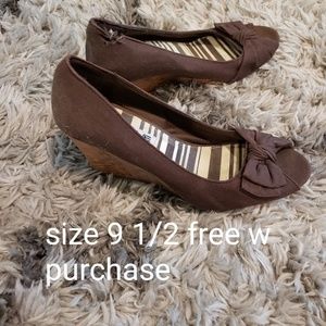 American eagle brown wedge 9 1/2